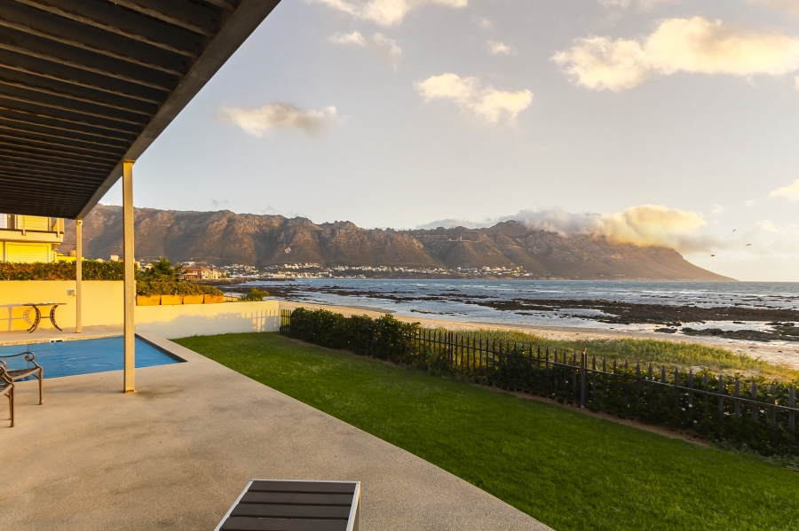 To Let 4 Bedroom Property for Rent in Harbour Island Western Cape